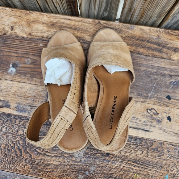 Lucky Brand Tan Peep-Toe Slingback Wedge Heels Size  6 - Picture 13 of 16